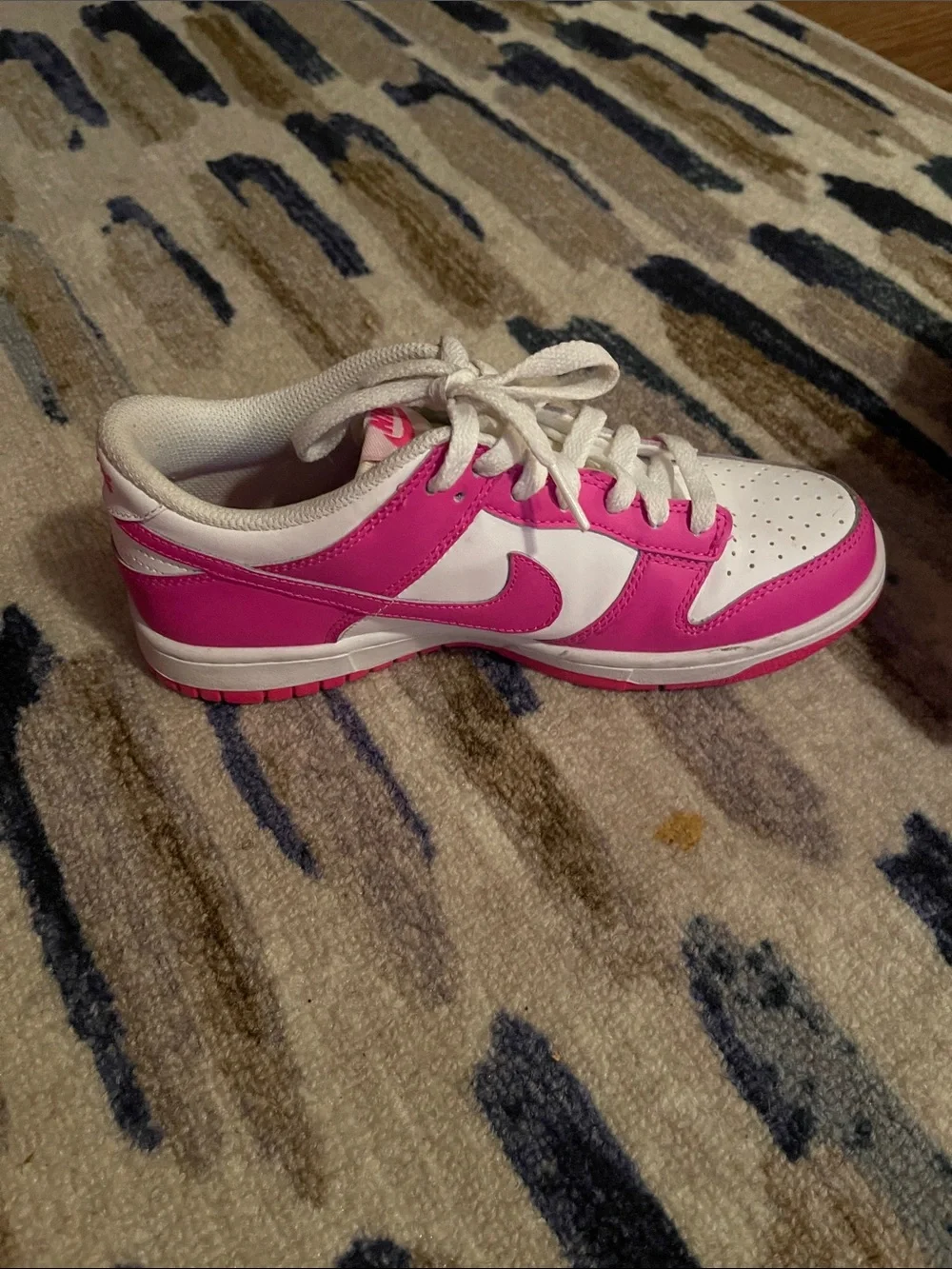 Nike Kids White and Hot Pink Low-Top Sneakers